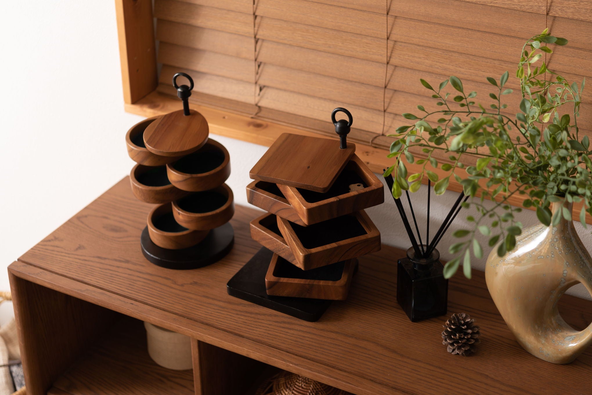 アクセサリーケース 小物入れ 小物収納 雑貨入れ 天然木 回転式 収納ケース アクセサリーケース