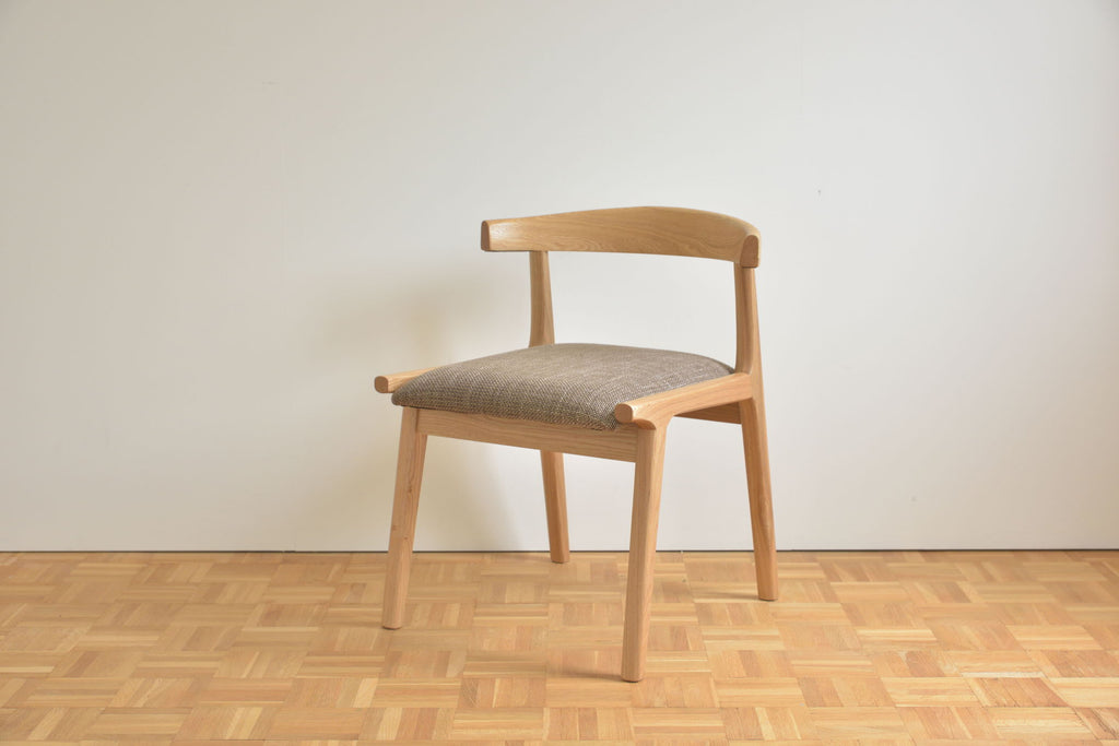 ダイニングチェア 1脚 チェア 単品 椅子 完成品 肘なし 布 レザー 合皮 一人掛け ひとりがけ 高見え 高級感