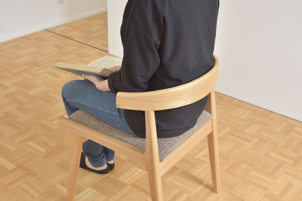 ダイニングチェア 1脚 チェア 単品 椅子 完成品 肘なし 布 レザー 合皮 一人掛け ひとりがけ 高見え 高級感