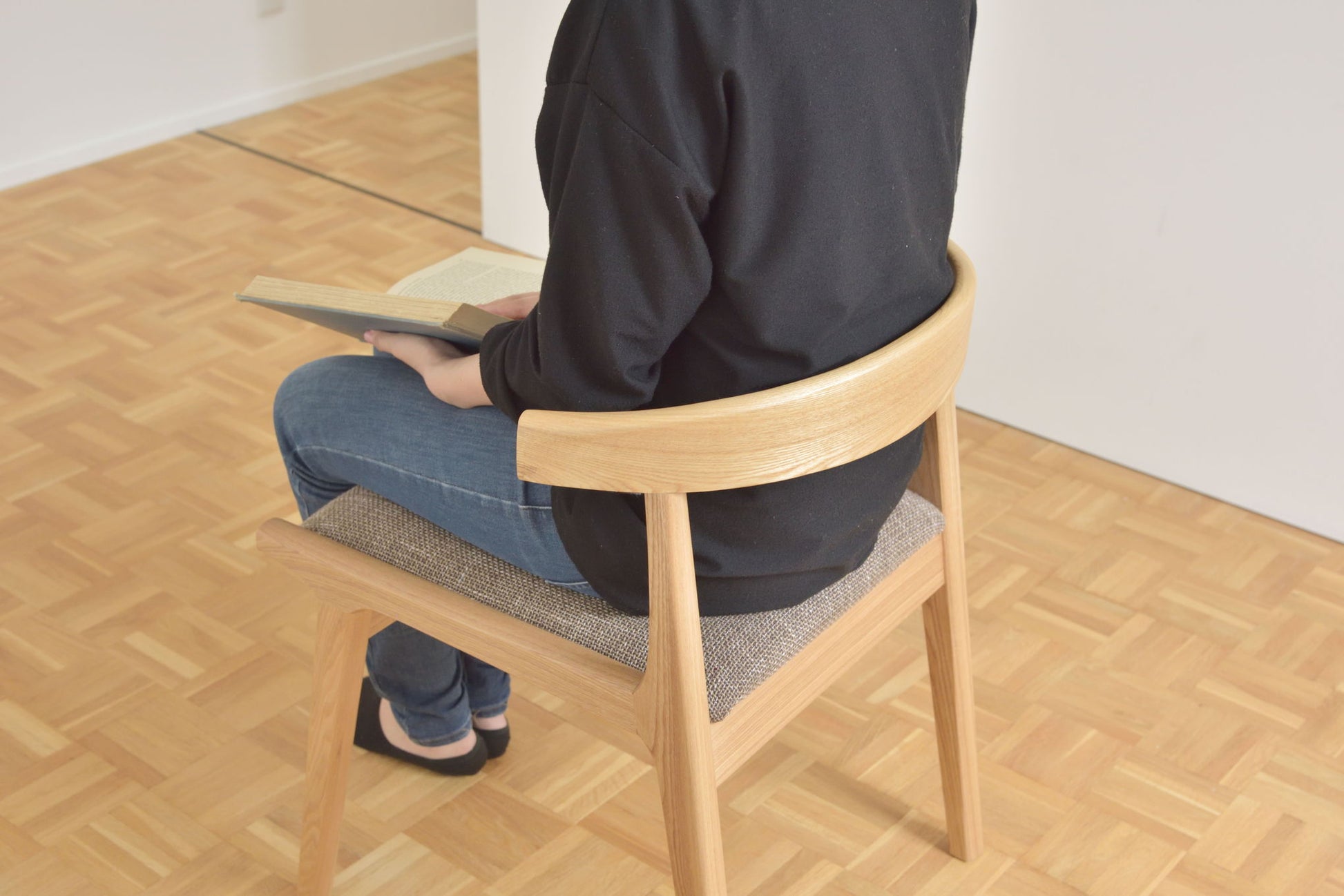 ダイニングチェア 1脚 チェア 単品 椅子 完成品 肘なし 布 レザー 合皮 一人掛け ひとりがけ 高見え 高級感