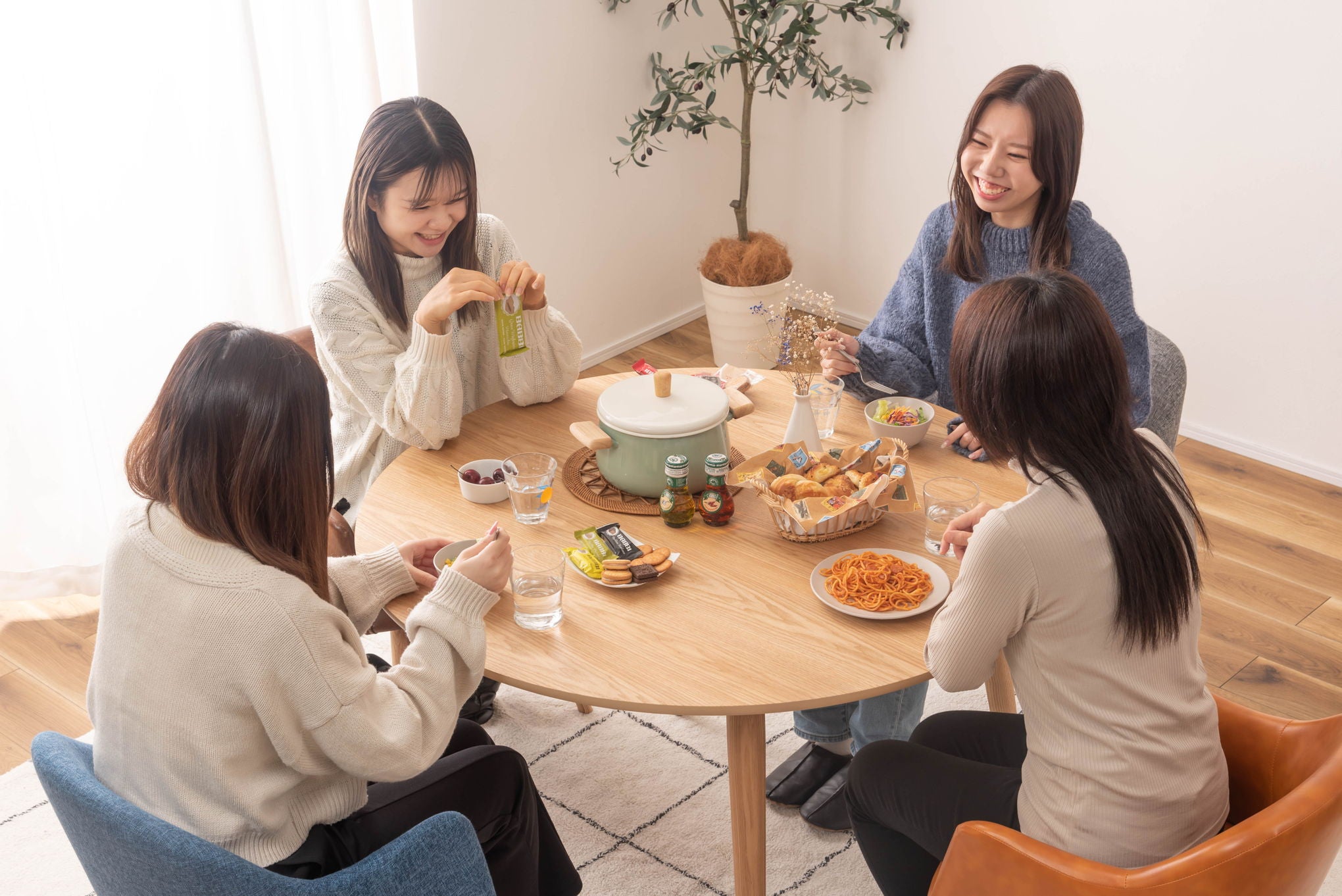 ダイニングテーブル 幅110cm 2人 3人 4人用 丸型 円形 シンプル 木製 天然木 北欧