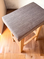 ハイスツール 1脚 カウンターチェア 椅子 天然木 布 ファブリック 足置き フットレスト付き 完成品